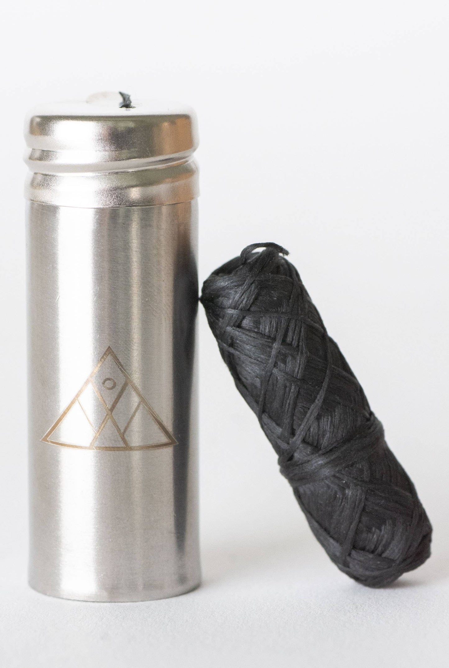 Charcoal Floss - Steel Holder - No Tox Life®