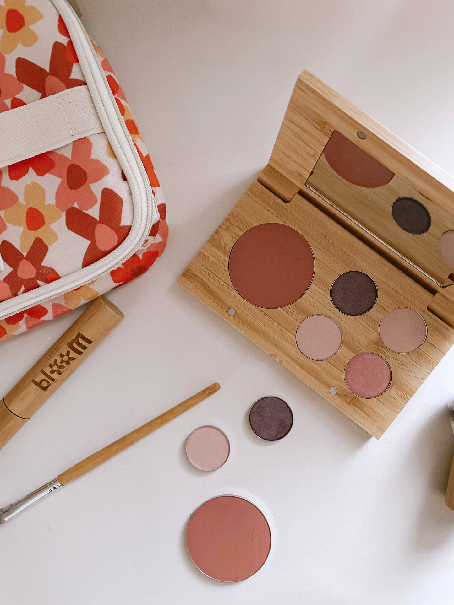 Bloom Makeup Kit: Just Peachy