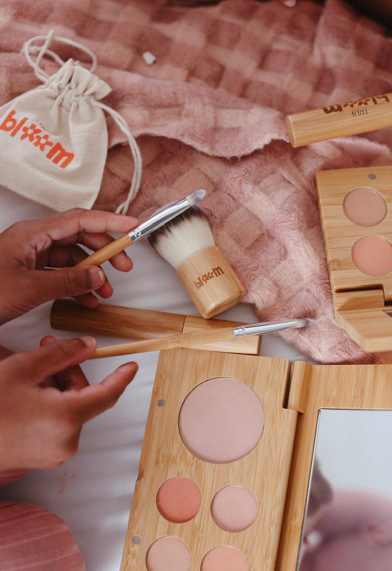 Bloom Makeup Kit: Just Peachy